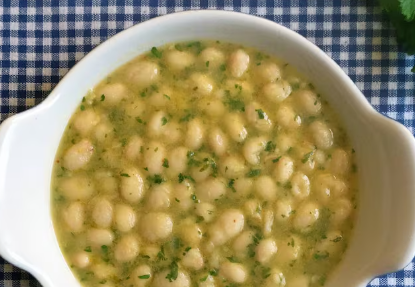 Lunes 06/07 Plato 2: Alubias en salsa verde